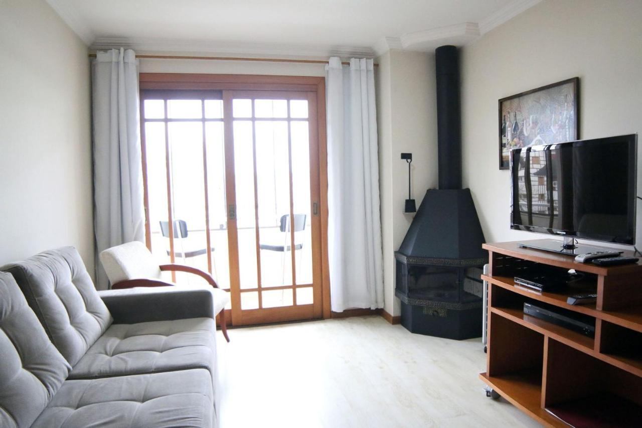 Апартаменты Charmoso Apartamento No Centro De Грамаду Экстерьер фото